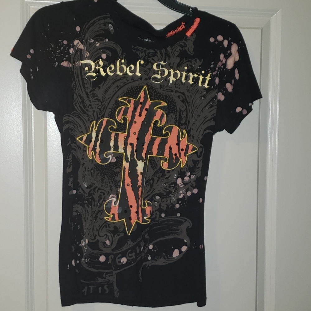 Rebel spirit distressed tee